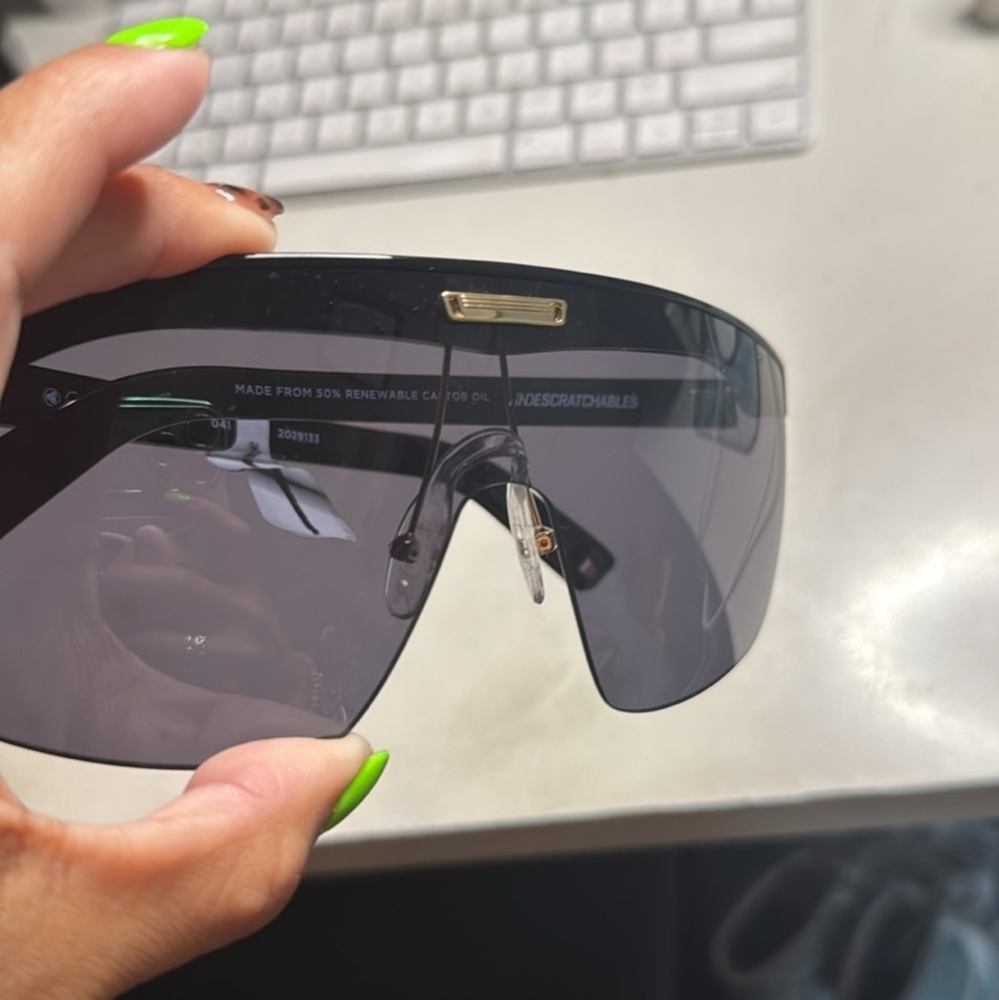 Anthropologie Renew Indescratchables Shield Sunglasses In Black | NWT - Picture 6 of 9